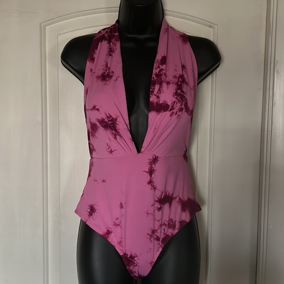 Wowza!!! Lulu's "Get it Right" tie-dye halter one piece swimsuit NWOT - Picture 3 of 7
